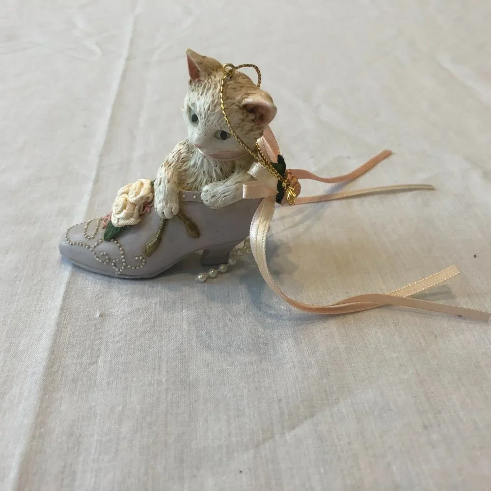 Kitty Cat Sitting in a Shoe Figurine Ornament